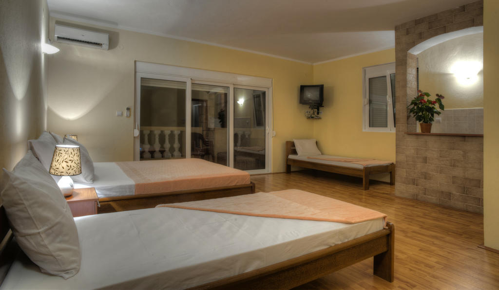 Castellamare Residence Petrovac Δωμάτιο φωτογραφία