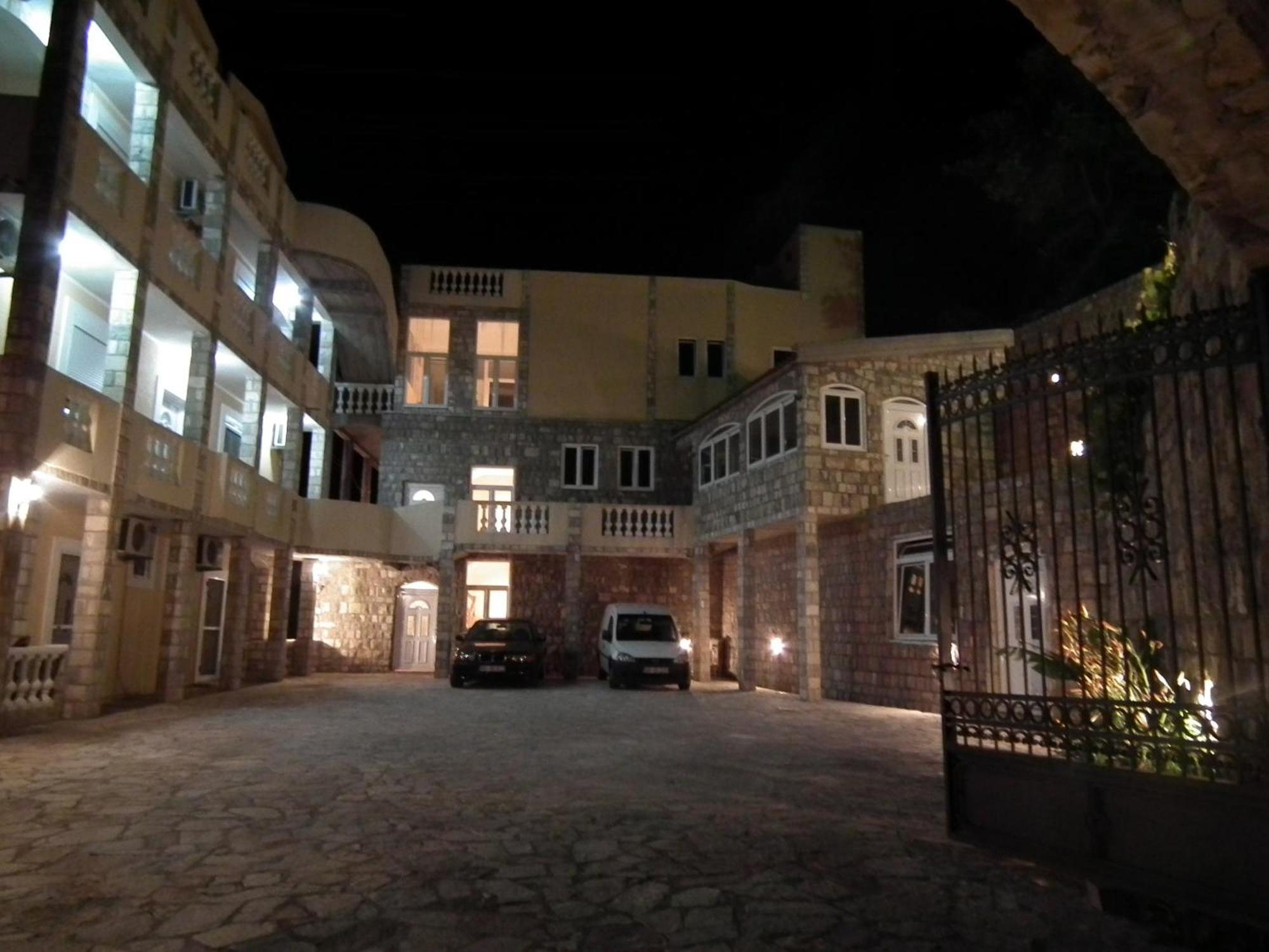 Castellamare Residence Petrovac Εξωτερικό φωτογραφία