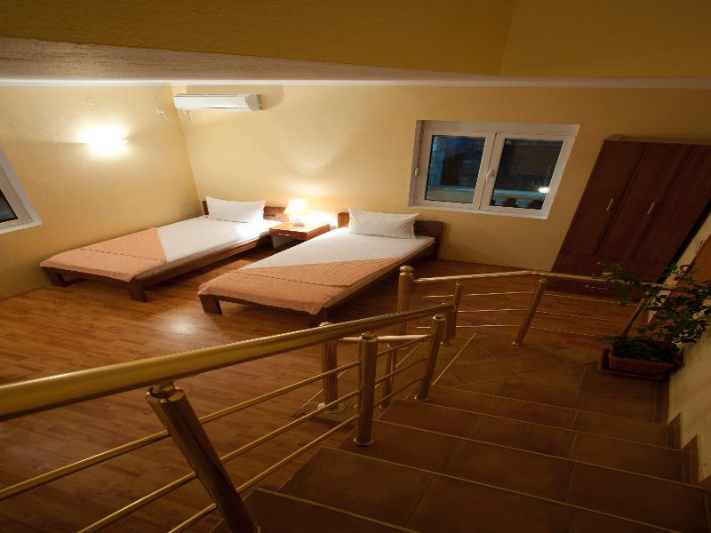 Castellamare Residence Petrovac Εξωτερικό φωτογραφία
